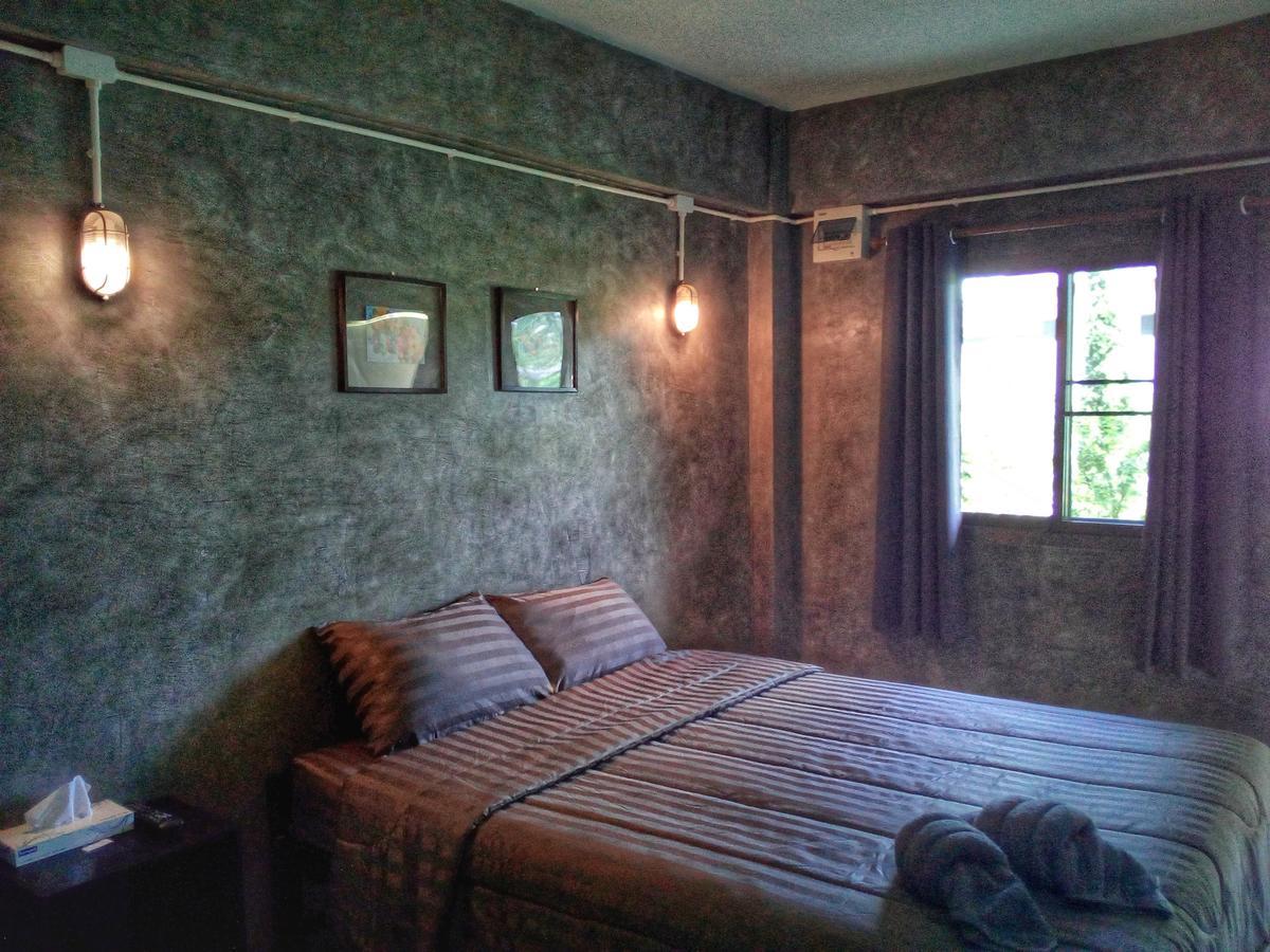 Готель 4Hearts Loft House Сурат-Тхані Екстер'єр фото