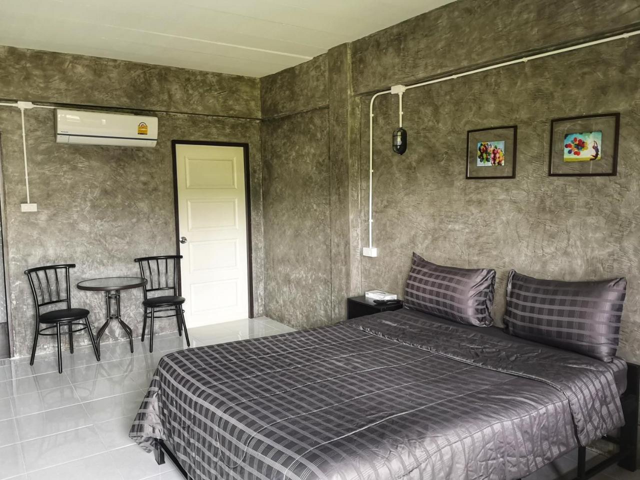 Готель 4Hearts Loft House Сурат-Тхані Екстер'єр фото